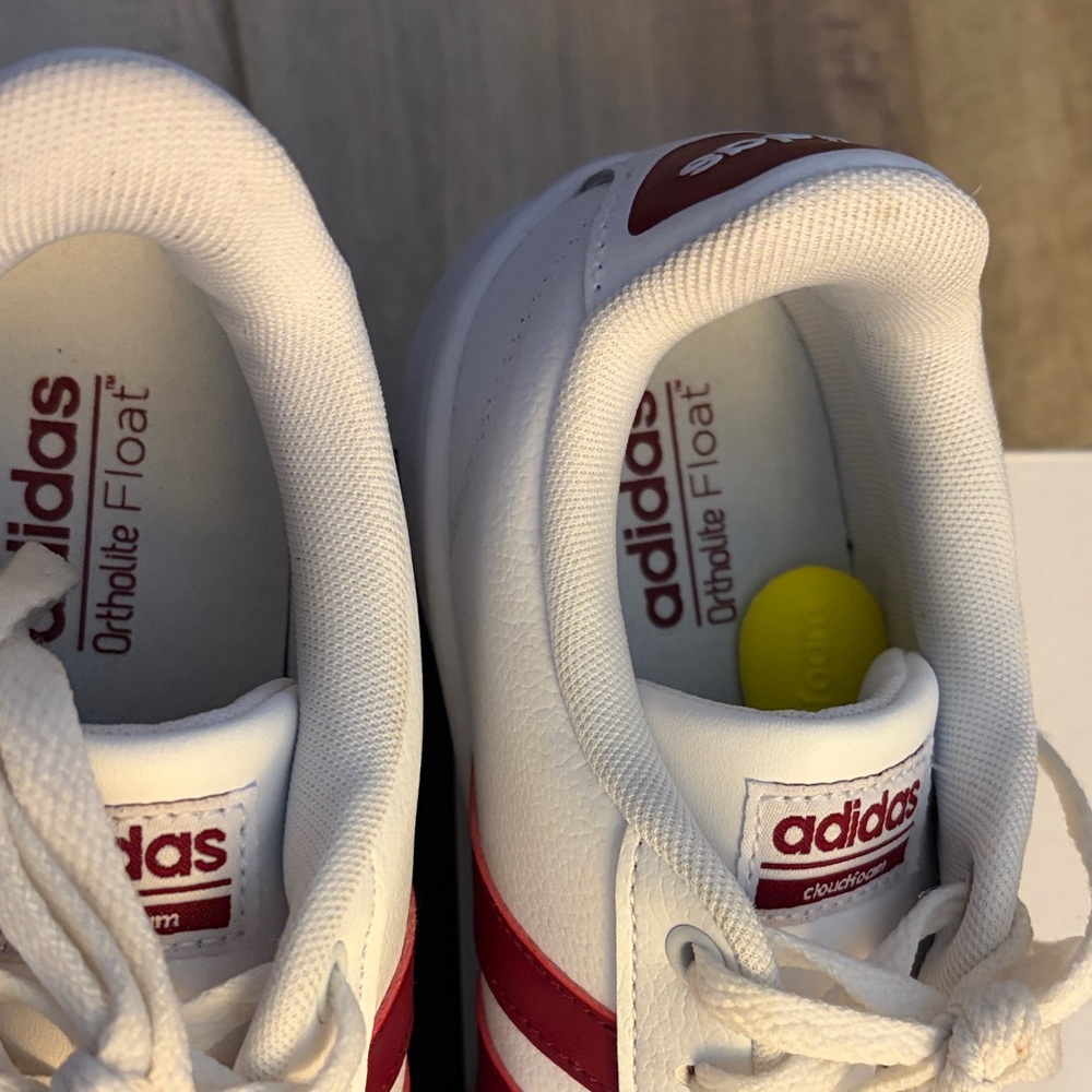 Adidas Classic White and Maroon Shoes - Picture 4 of 7
